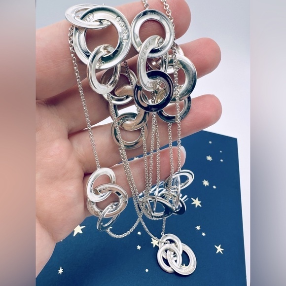RARE Tiffany & Co. Long Interlocking Circles Necklace in Silver with Packaging - Picture 6 of 8